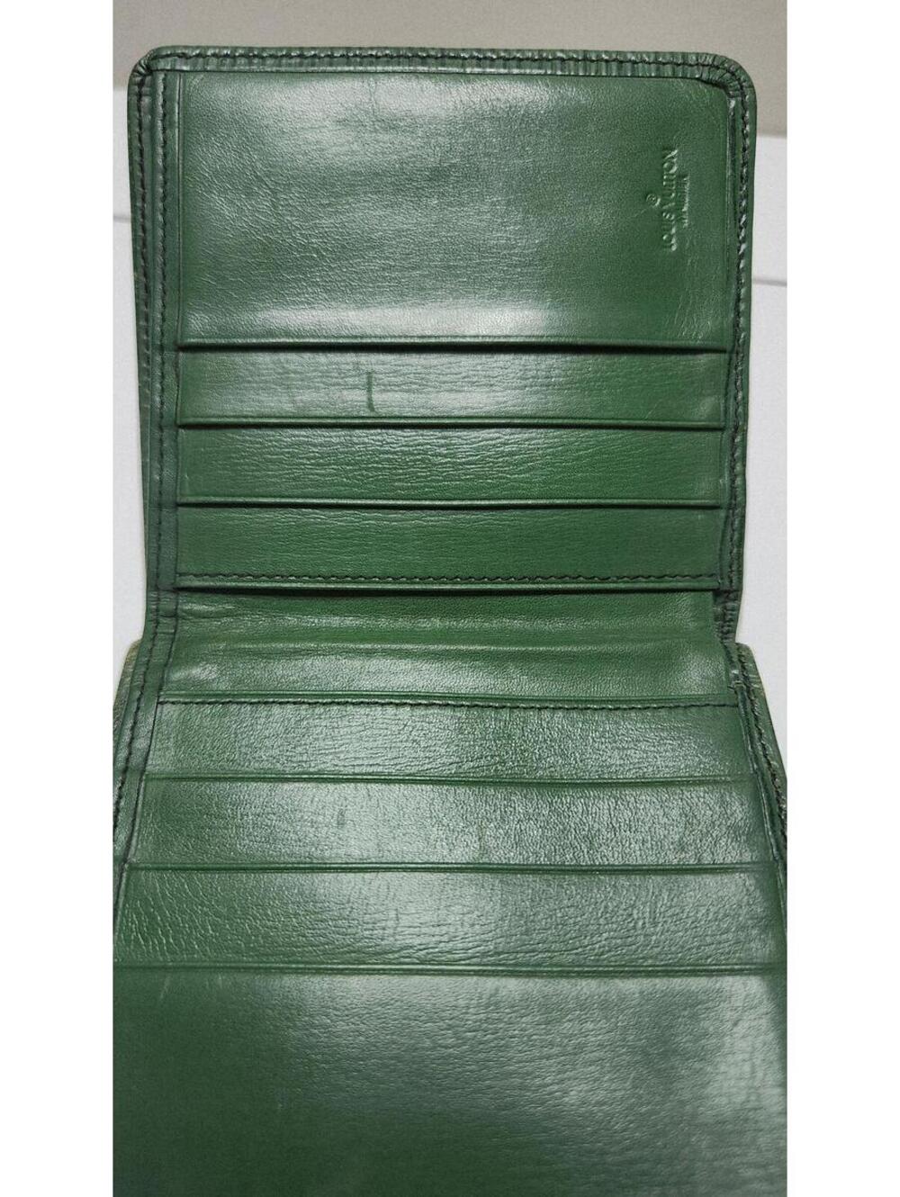 Louis Vuitton Epi Leather Bifold Wallet Green Men's Wallet - Picture 7 of 9